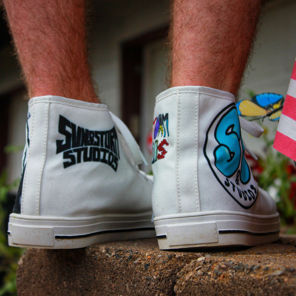 Issue 1 : Multi Logo High Top Sneakers