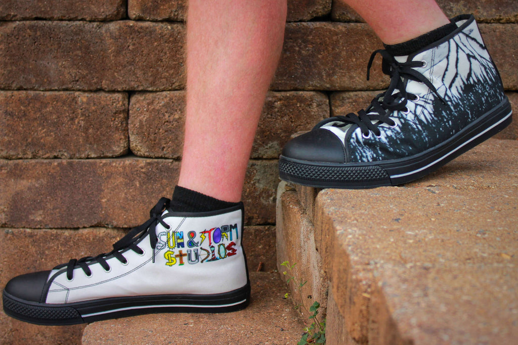Issue 1 : Multi Logo High Top Sneakers