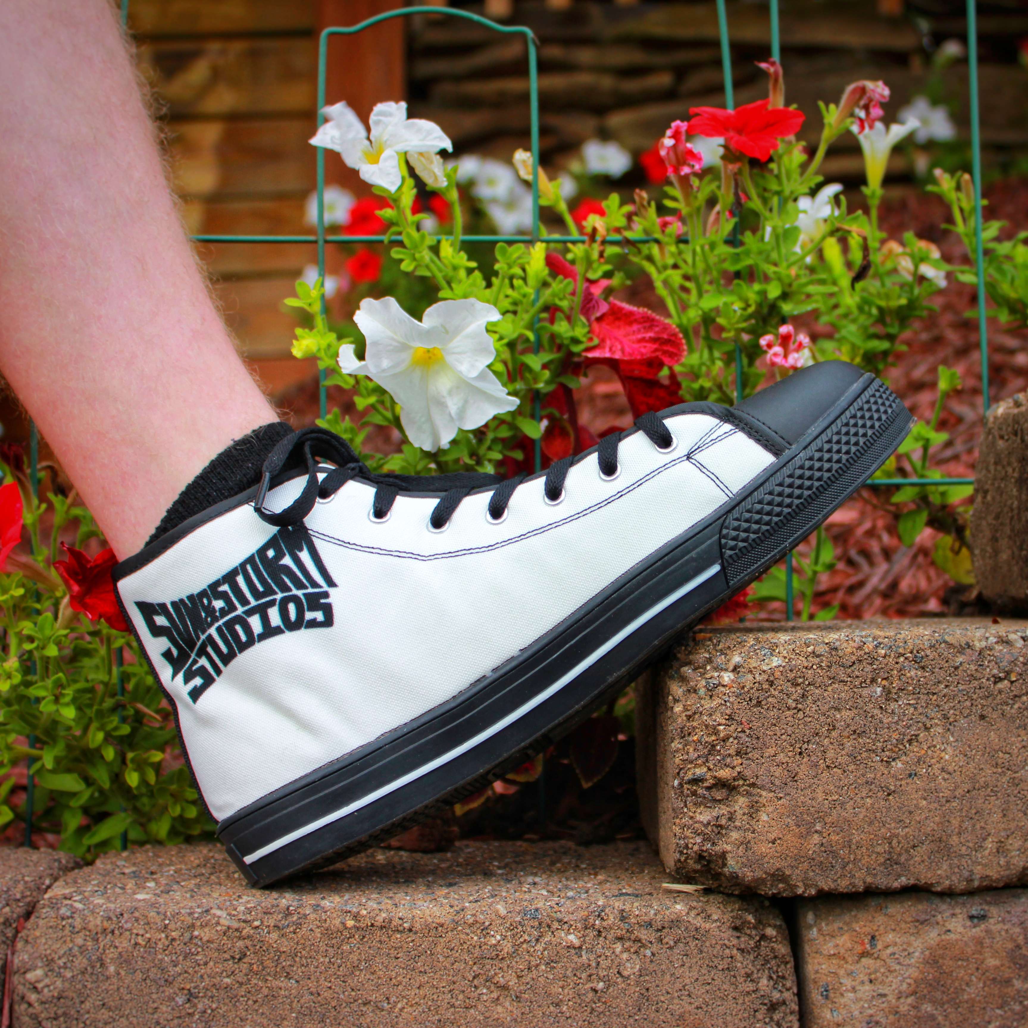 Issue 1 : Multi Logo High Top Sneakers
