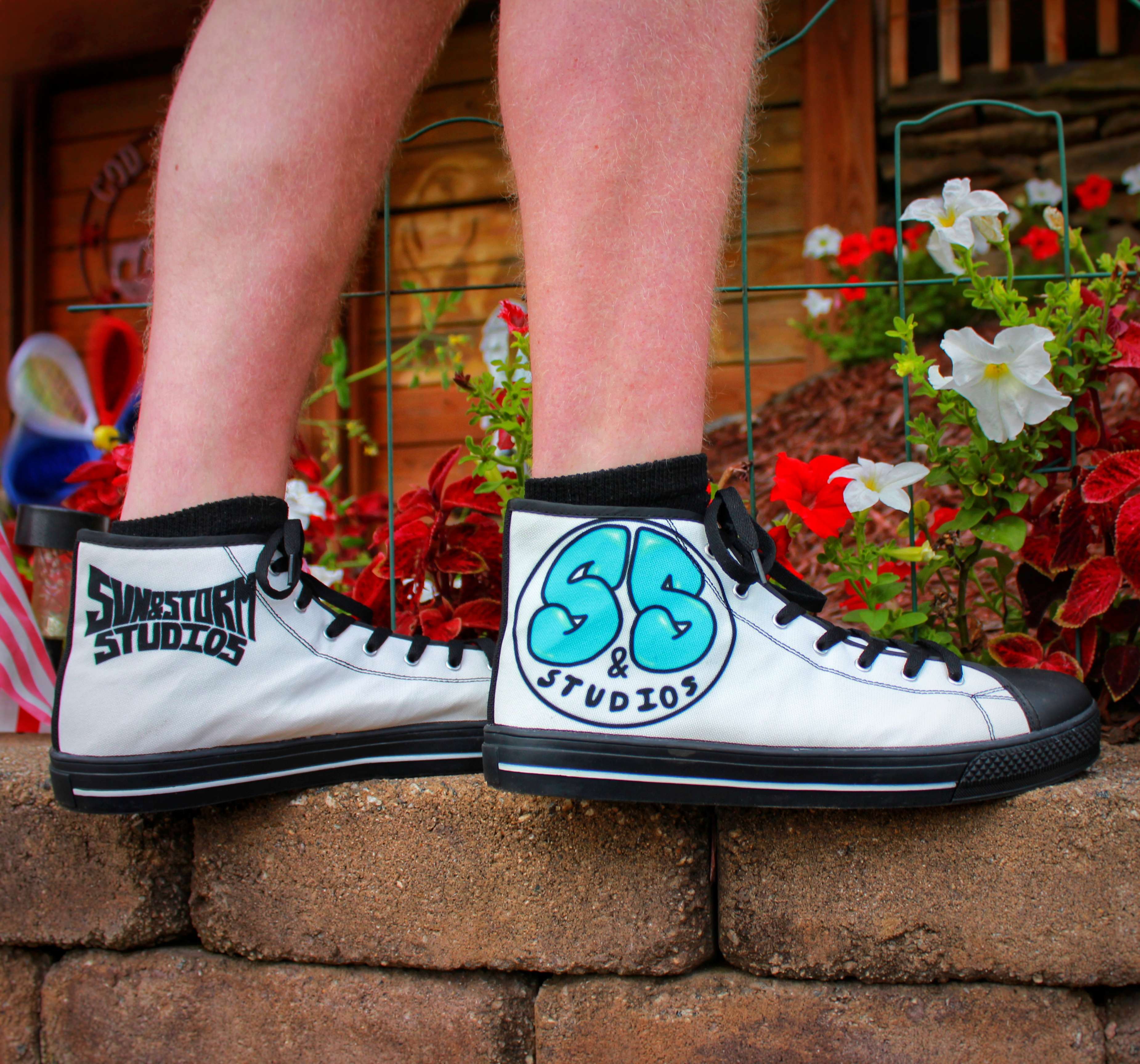 Issue 1 : Multi Logo High Top Sneakers